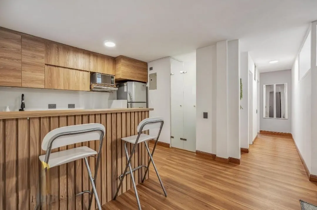 Apartamento Con Aire Laureles201 Medellín 0*,  Kolombiya